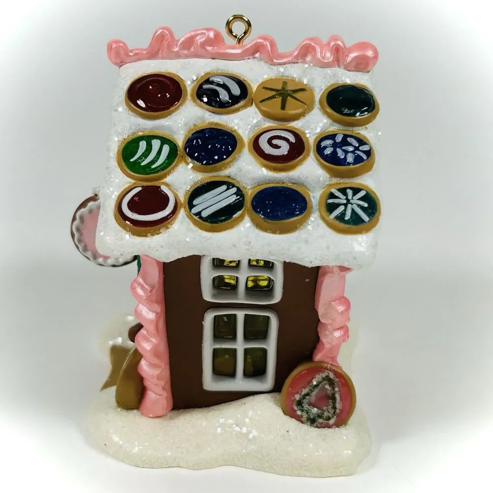 Hallmark Keepsake Bake Shop Noelville 2007 Ornament Second in Series Gingerbread
